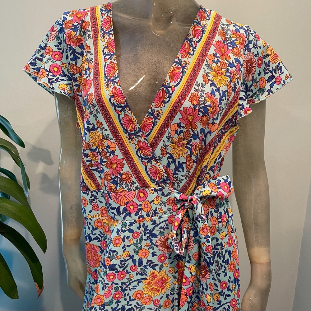 Gorgeous Floral Wrap Dress - Picture 3 of 13